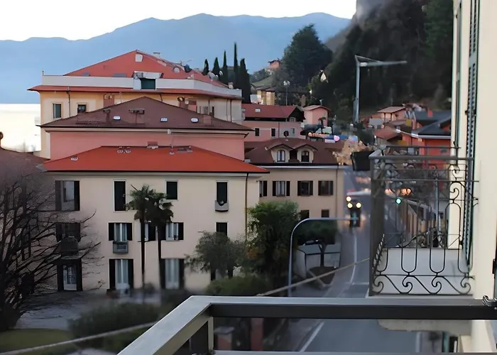 Casa Rebei アパート メナッジョ